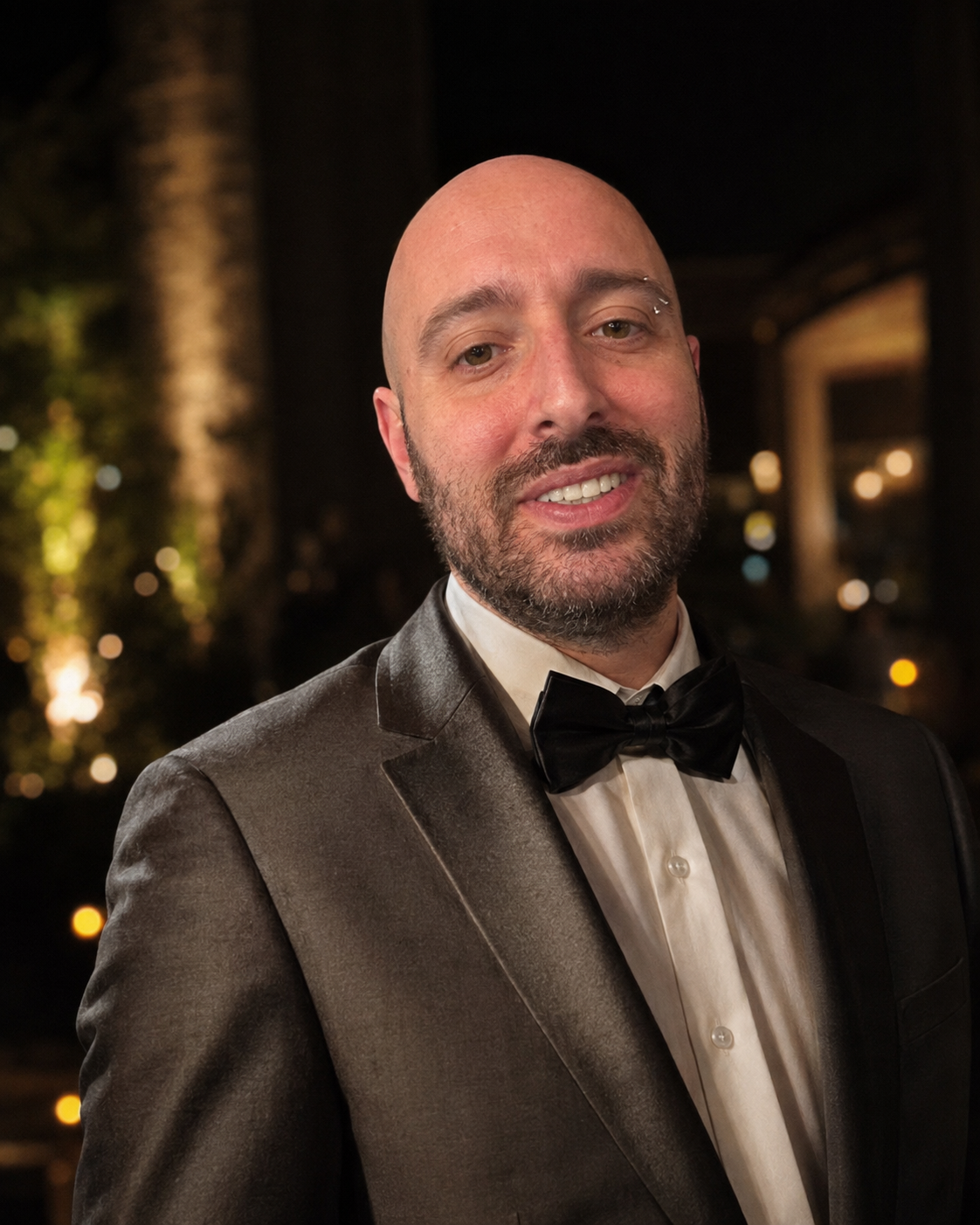 Diego Odello in smoking durante una serata legata agli eventi Webboh